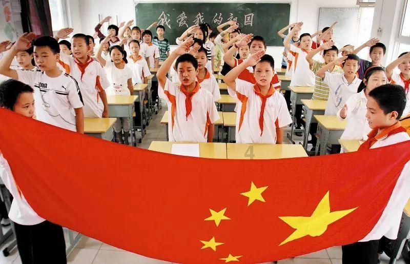 如何看待苹果98元挂绳首批卖光，发货要等4-6周？